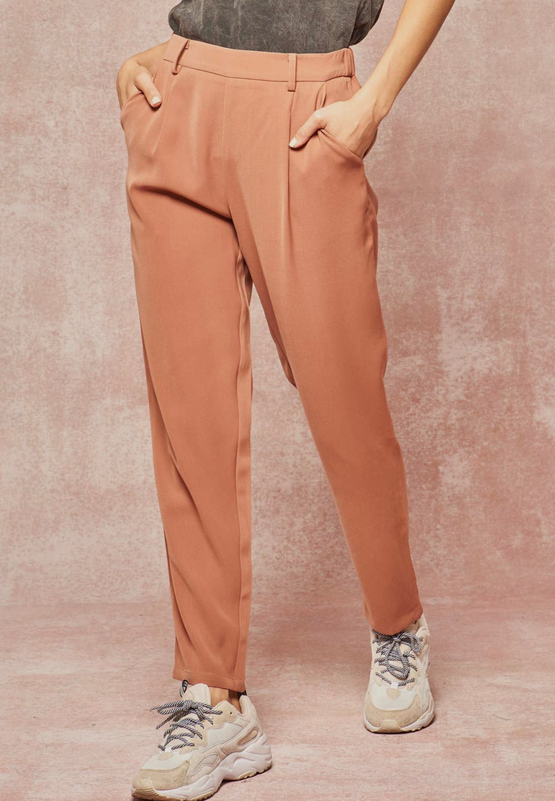 Solid Pleat-Front Tapered Pants with Pockets
