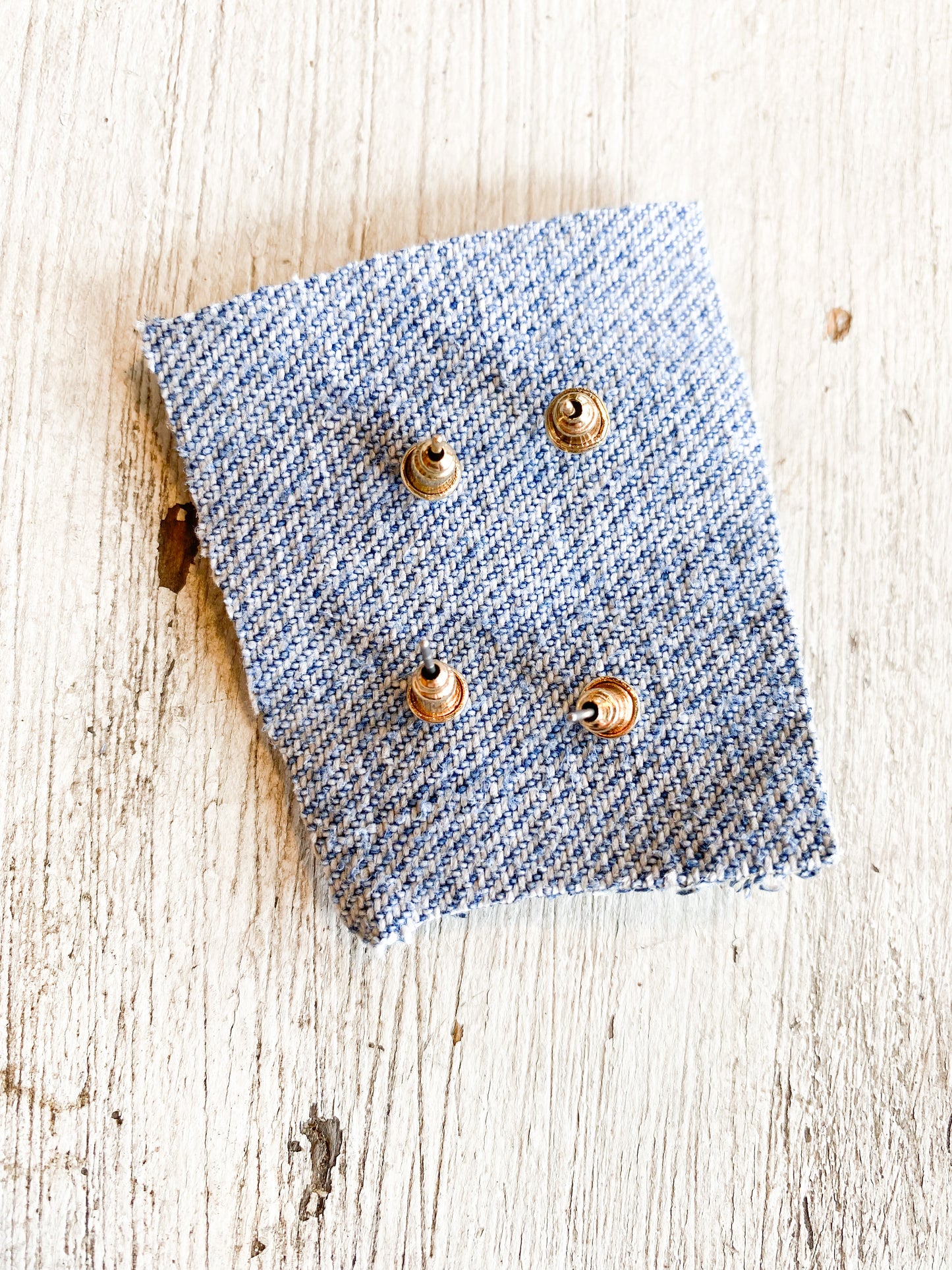 Blue daisy and butterfly gold earring stud set
