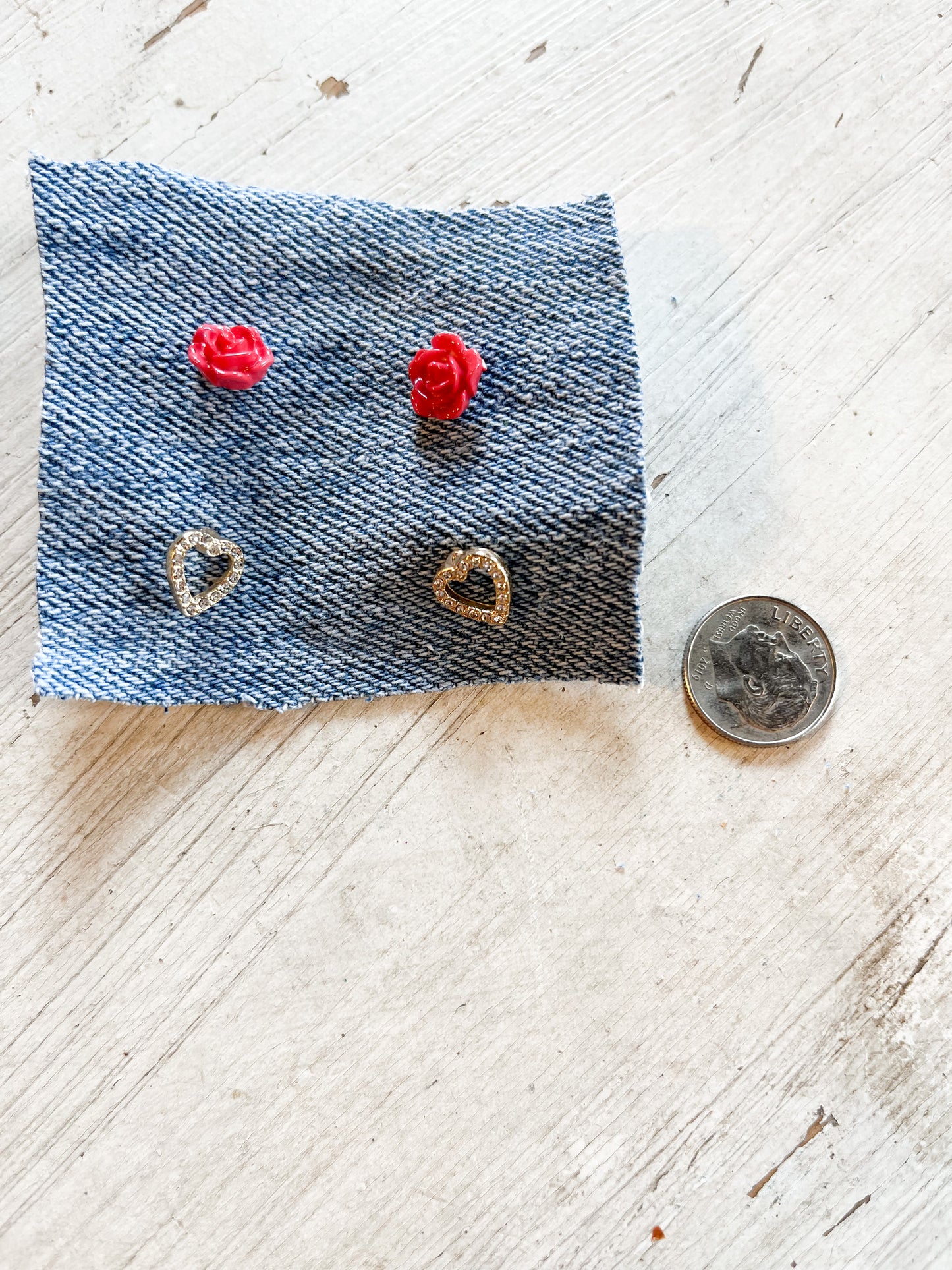 Rose and rhinestone heart stud set