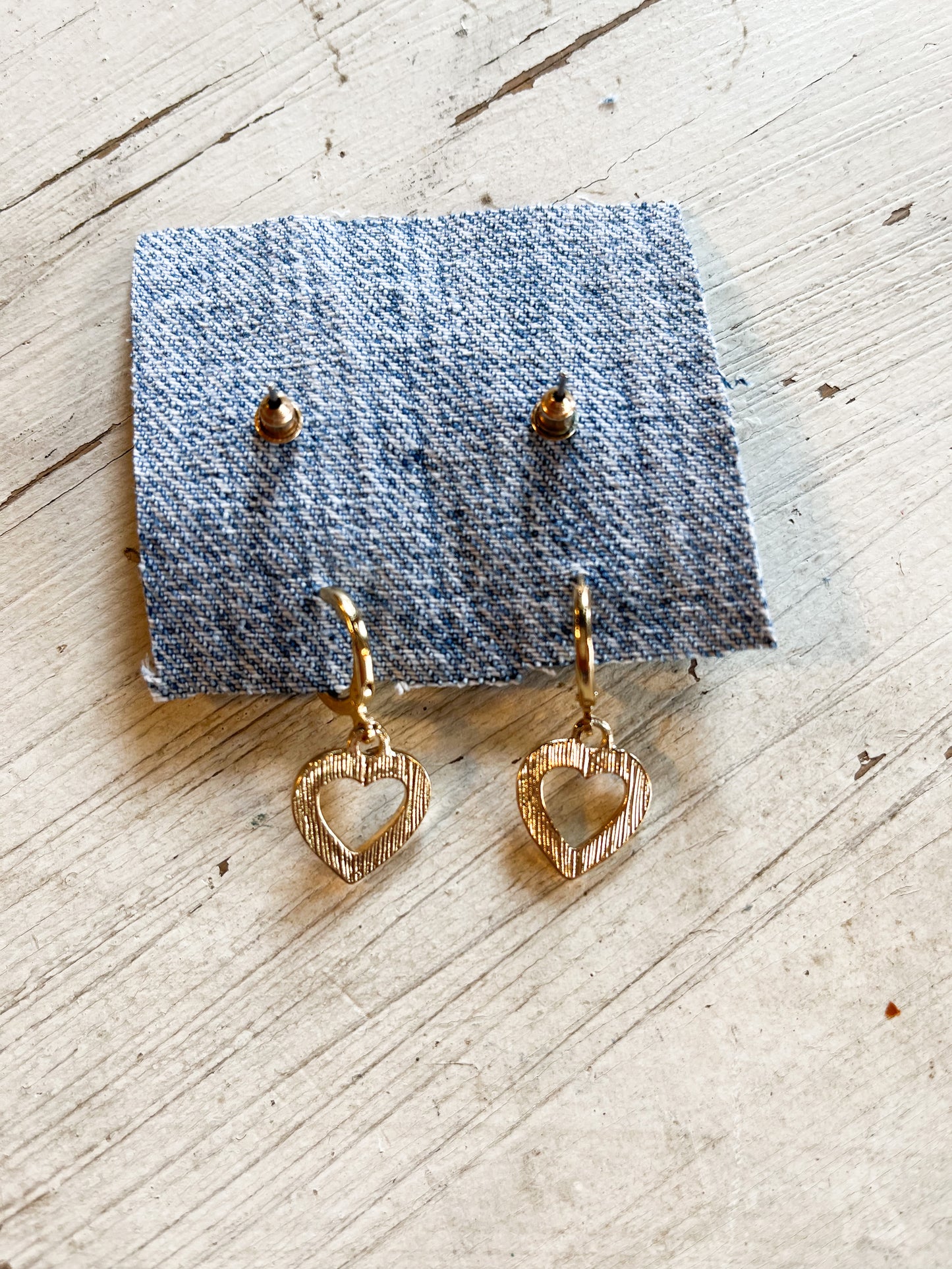 Rhinestone ball and heart dangle stud set