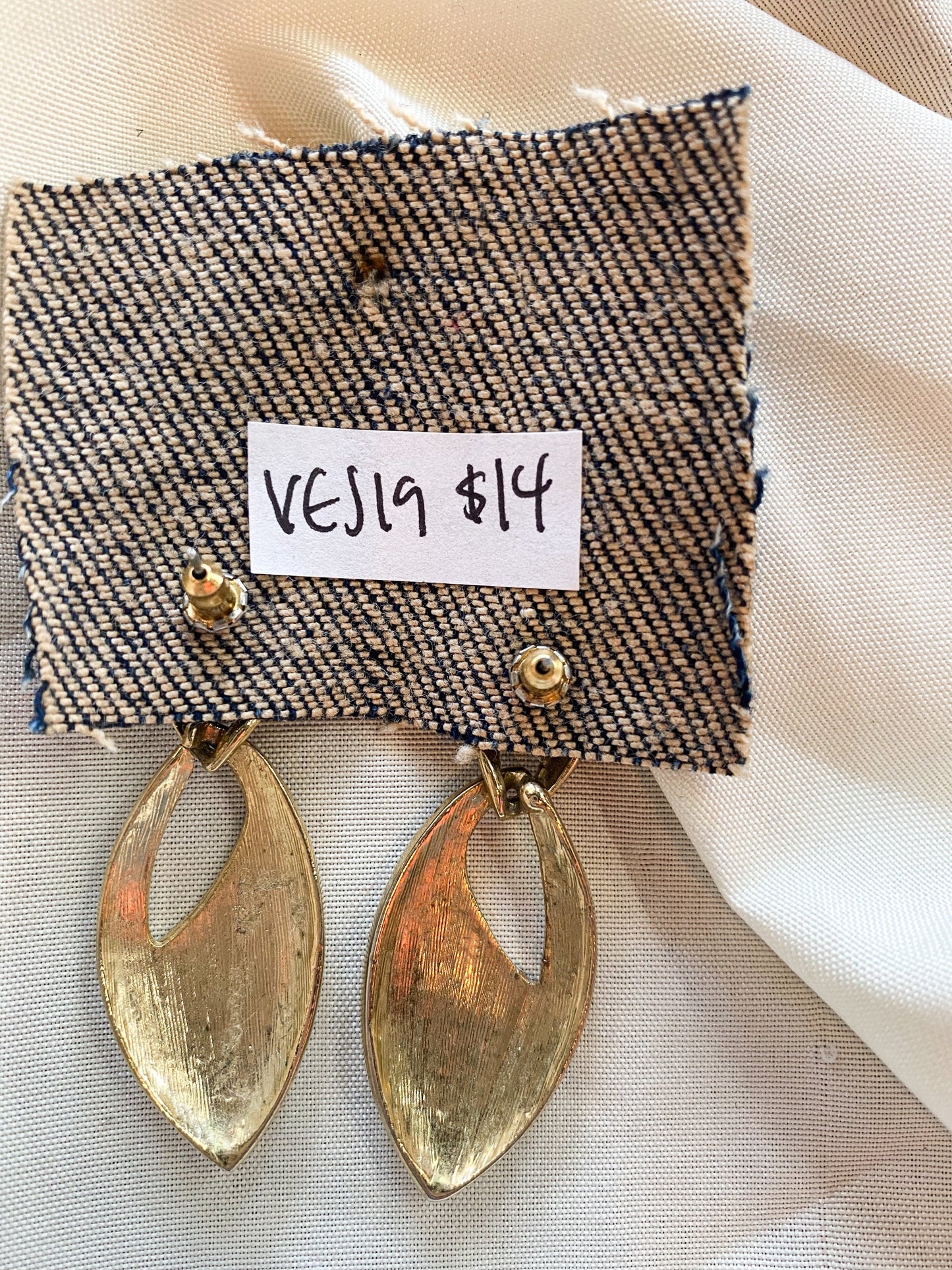 Vintage cream and gold dangle earrings