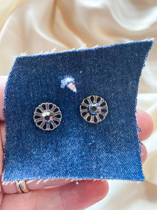 Small gunmetal flower stud post earrings