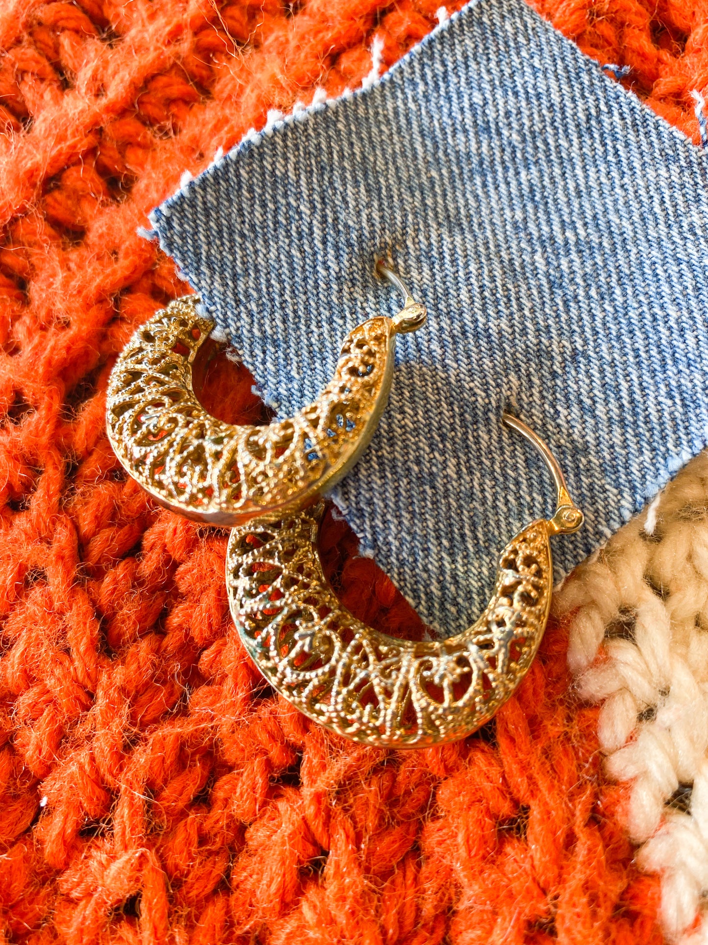 Vintage style gold hoop earrings